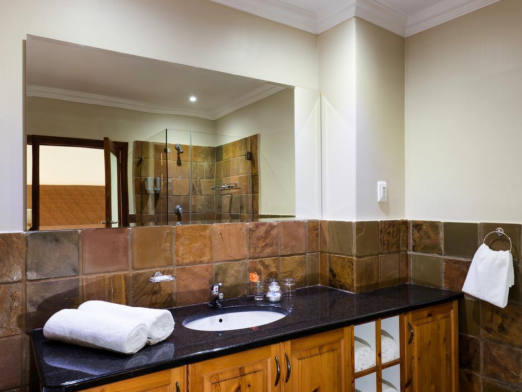 Lord Caledon Guest House Джордж Екстериор снимка